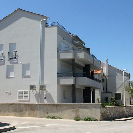 Apartmani Sara 2 Betina  Ngoại thất bức ảnh