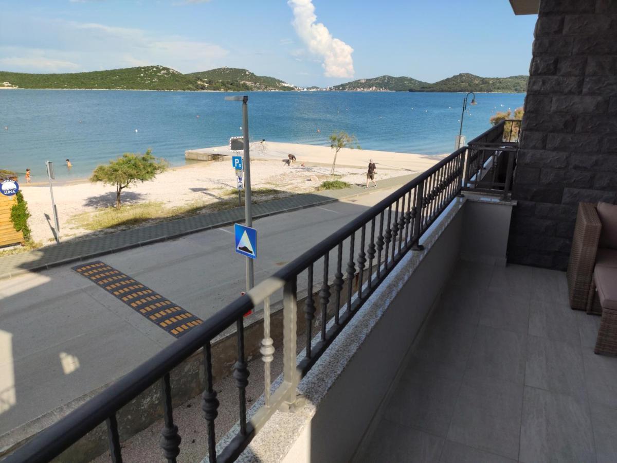 Apartmani Sara 2 Betina  Ngoại thất bức ảnh