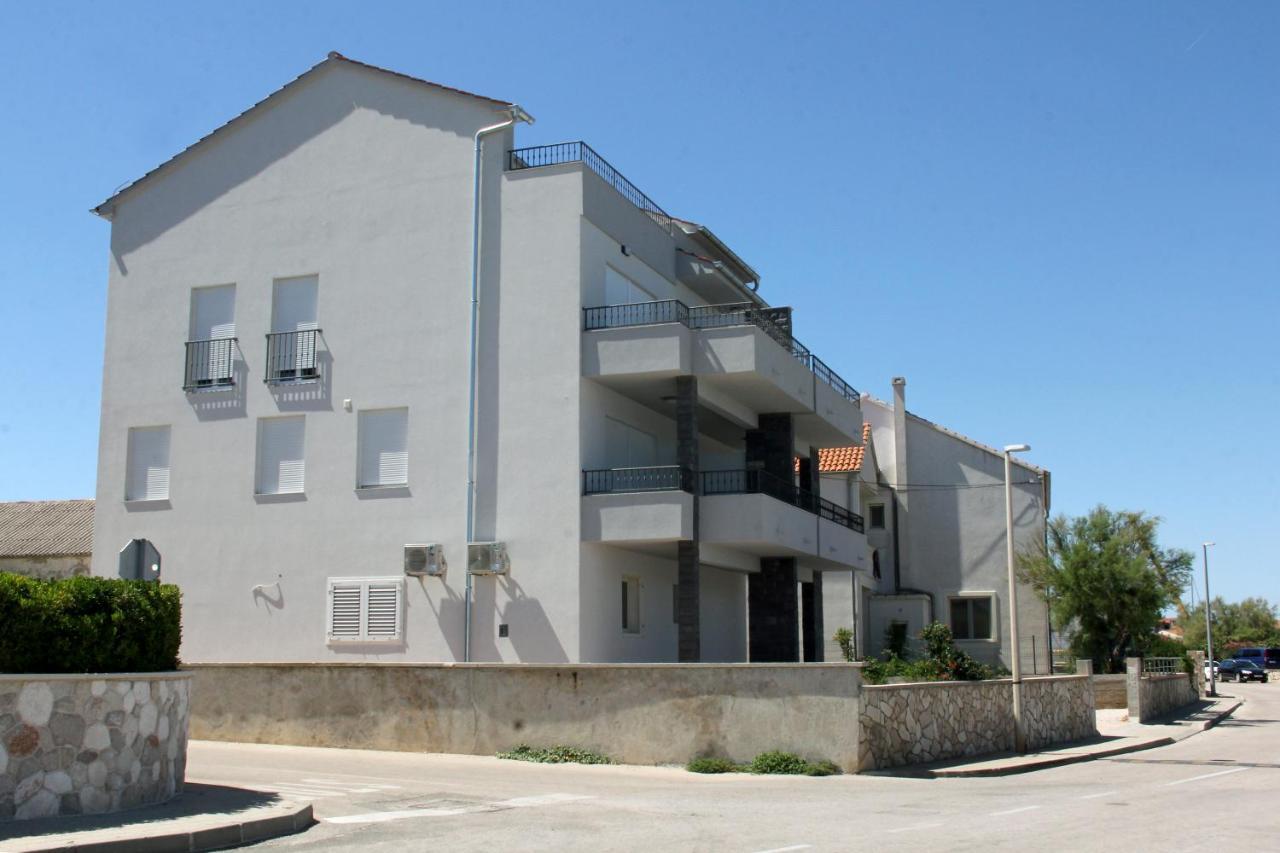 Apartmani Sara 2 Betina  Ngoại thất bức ảnh